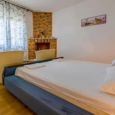 Two-bedroom In Xiv Apartment